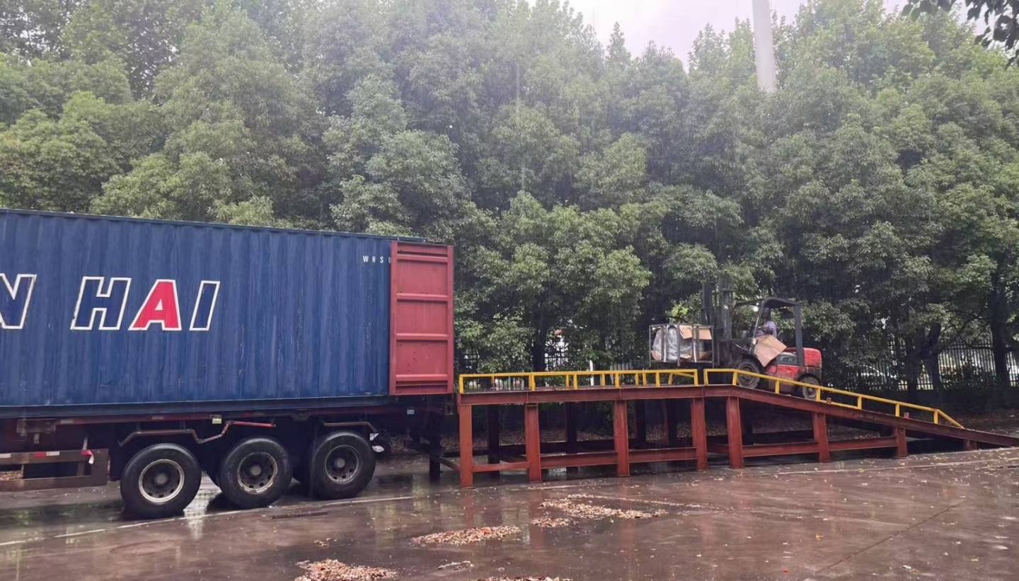 تقوم MTJ بشحن 130 عجلة سكك حديدية MTJ686 إلى السوق الأمريكية